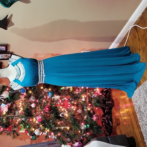 Coco Collection Formal Dress - Picture 1 of 16